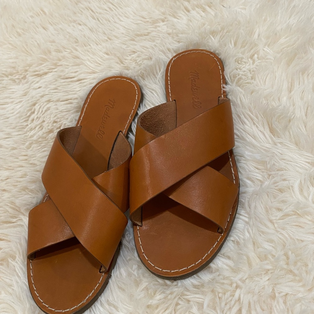 Madewell slippers, wore <5times. Slight wear marks on leather